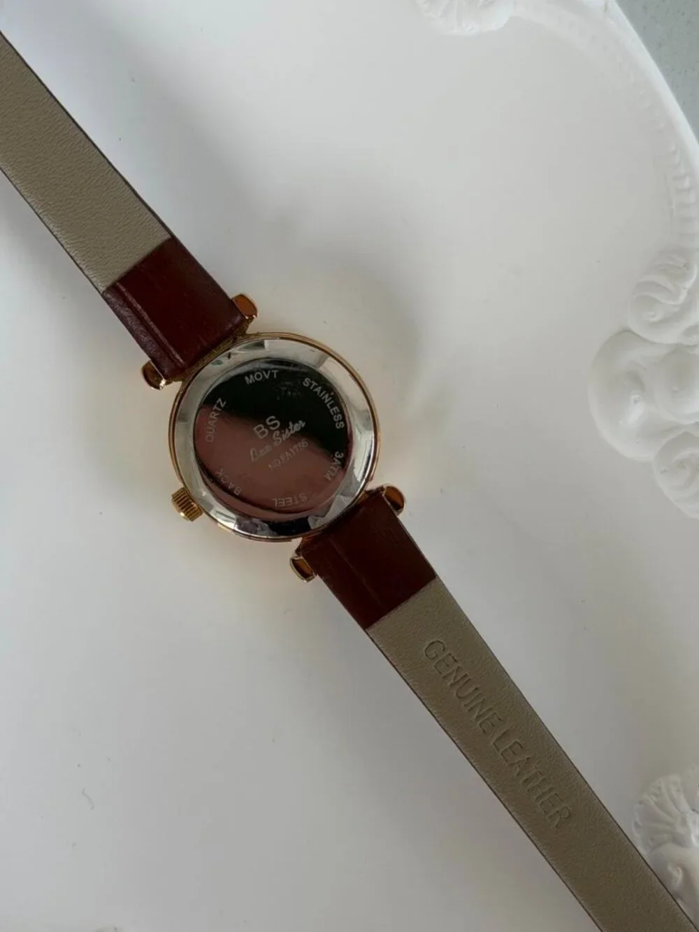 SKU0517 Retro Gold Brown Strap Women Minimalist Watch Bracelet Stainless steel